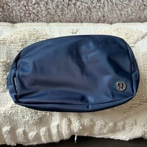 lululemon everywhere belt bag